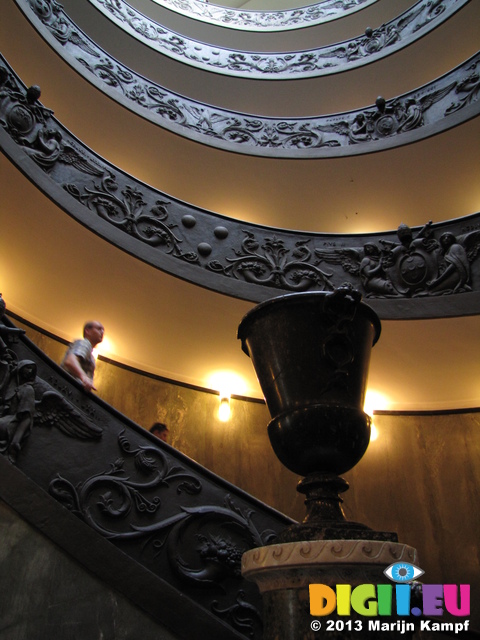 SX31906 Double helix staircase in the Vatican Museum